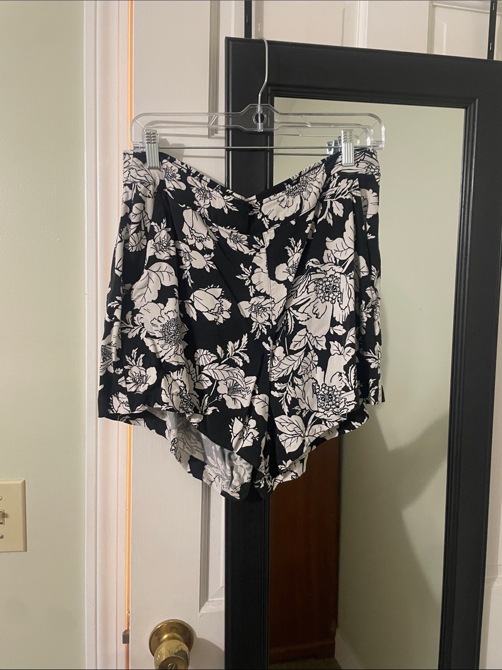 Old Navy Black and White Floral Skort